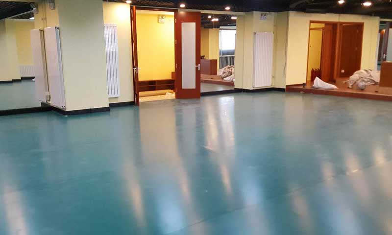 舞蹈地胶大概多少钱一平方以及施工价格？